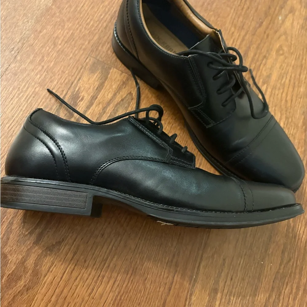 Dockers Black Leather Cap-Toe Derbys